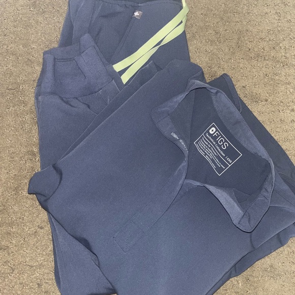 Women’s Space Navy Figs Scrub - Limited Addition! - Picture 1 of 6